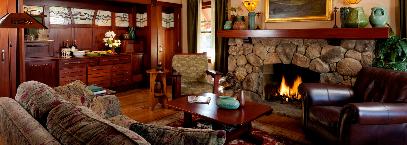 Blackbird Inn Lobby