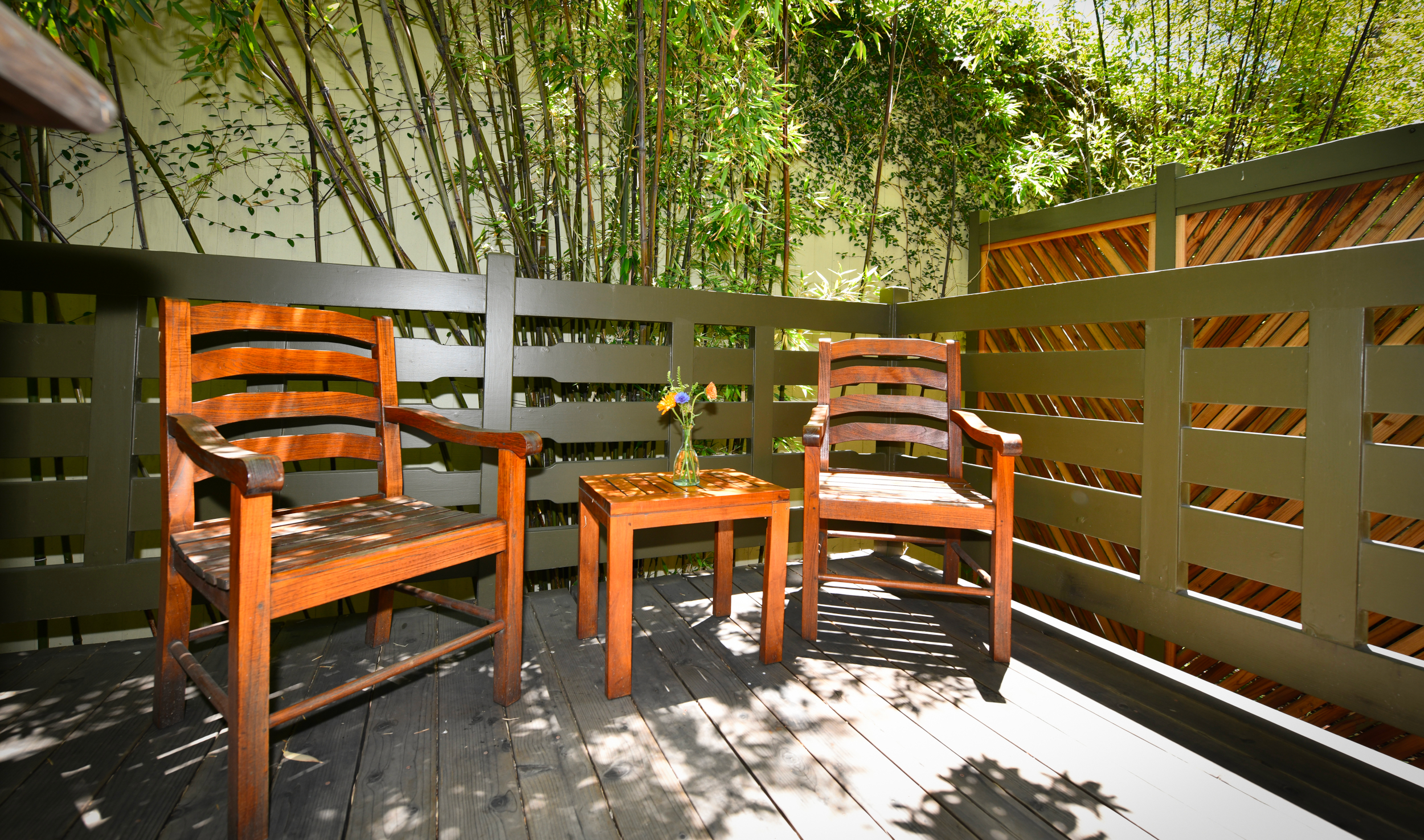 Room 2 Patio with Chairs and Table, Bamboo Landscaping